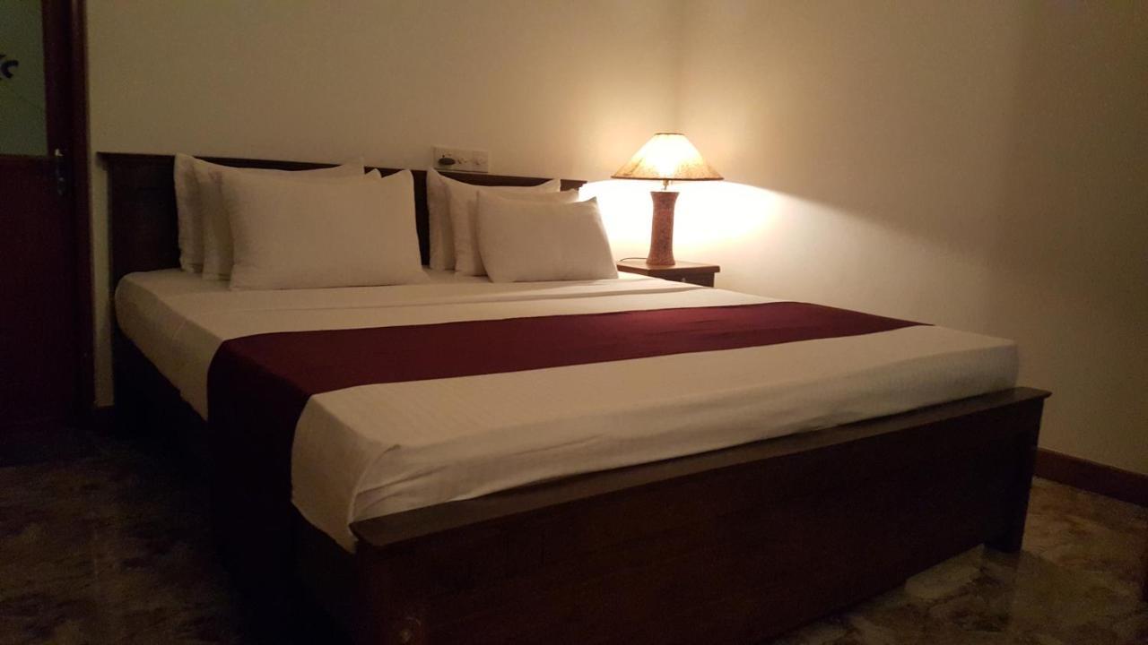 Naturehawks Safari Villa 티사마하라마 외부 사진